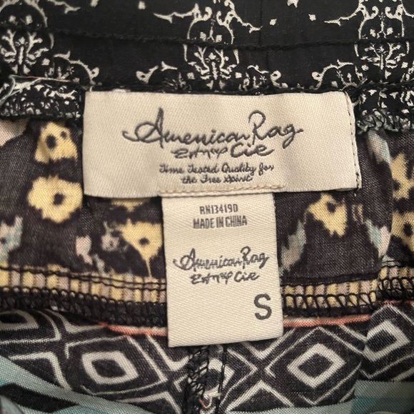 American Rag Shorts - Picture 3 of 4